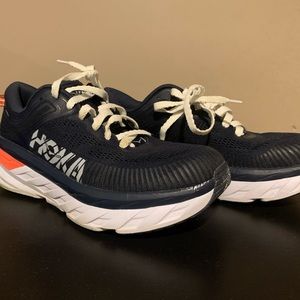 9.5 woman’s HOKA ONE ONE used AMAZING condition. BONDI 7.